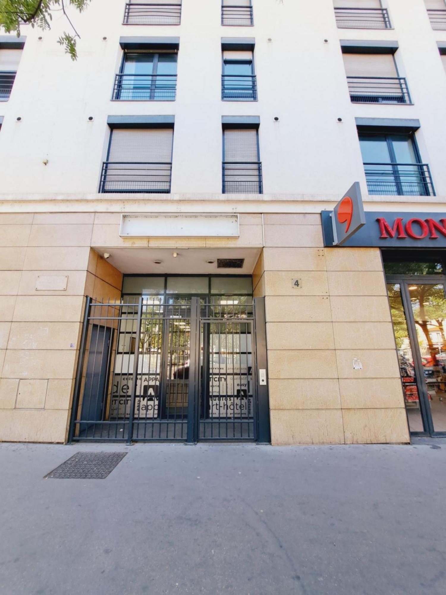 Le Valmy: Appartement Lumineux Au Pied Du Metro Lyon Luaran gambar